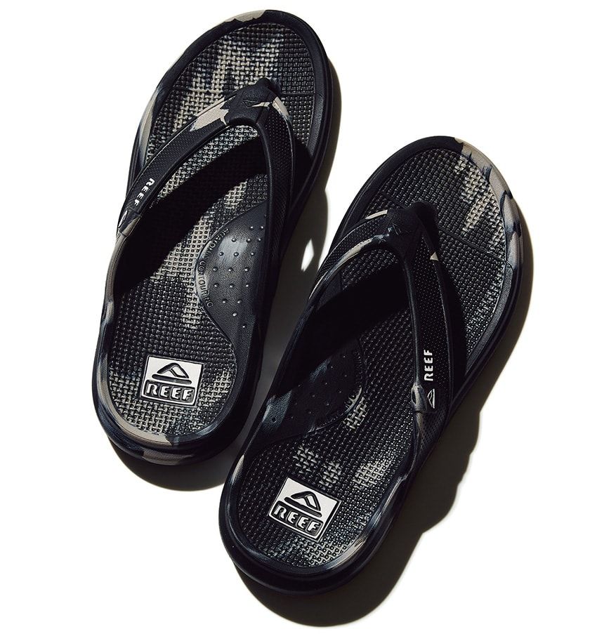 「スラックス×黒ビーサン」の方程式。快適性と品格の両立をビーチサンダルで実現！ - 3枚目の画像