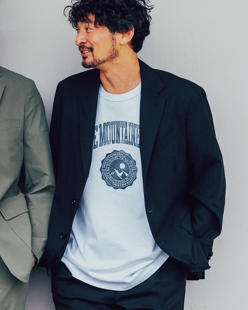 “着流しスーツ”スタイルサンプル3例。インナーはTシャツ＆足元はローテクスニーカー！ - 5枚目の画像