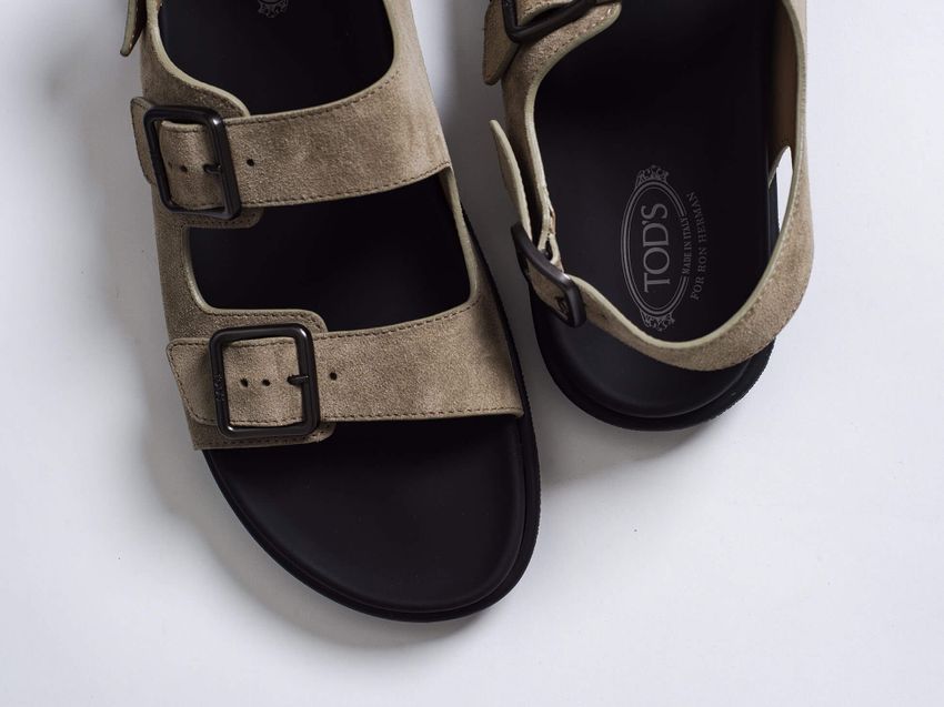 「ロンハーマン」限定素材、トッズの新作サンダル。撥水性を備えたスエードは街でも水辺でも！ - 1枚目の画像