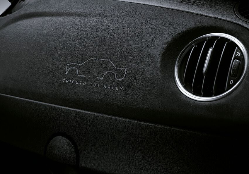 WRCで活躍した名車「131 Rally」の世界観が味わえるアバルト限定車は世界で“695”台！ - 11枚目の画像