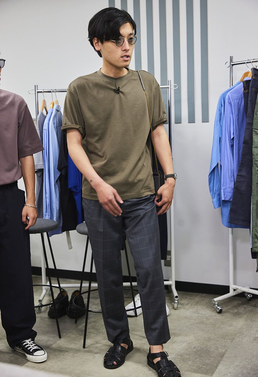 ユニクロUで立証！ 身長別・Tシャツを大人っぽく着るためのコツをスタイリストが解説 - 17枚目の画像