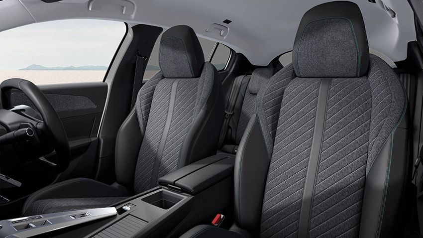 「プジョー」新型408はファストバック。デザイン性と実用性を備えた唯一無二のスタイル - 20枚目の画像