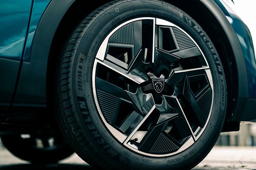 「プジョー」新型408はファストバック。デザイン性と実用性を備えた唯一無二のスタイル - 21枚目の画像