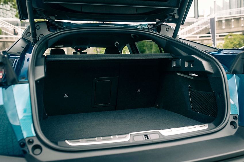 「プジョー」新型408はファストバック。デザイン性と実用性を備えた唯一無二のスタイル - 42枚目の画像