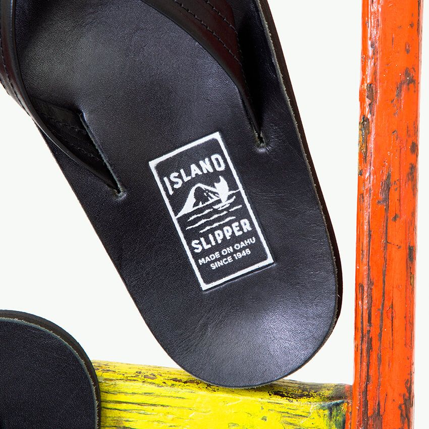 「アイランドスリッパ」の“大人仕様なビーサン“は、黒レザーにアウトドアライクな厚底ラバーソール - 4枚目の画像