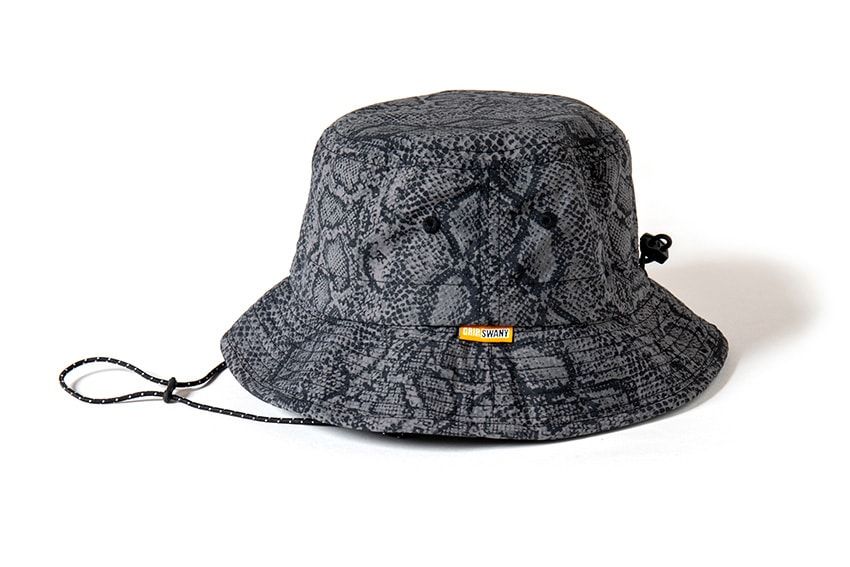 今夏の「アトモス×グリップスワニー」は、大胆なパイソン柄のTシャツ、ショーツ、ハットの3型 - 13枚目の画像