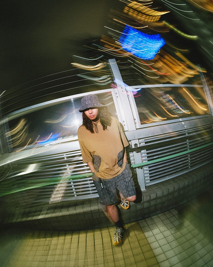 今夏の「アトモス×グリップスワニー」は、大胆なパイソン柄のTシャツ、ショーツ、ハットの3型 - 17枚目の画像