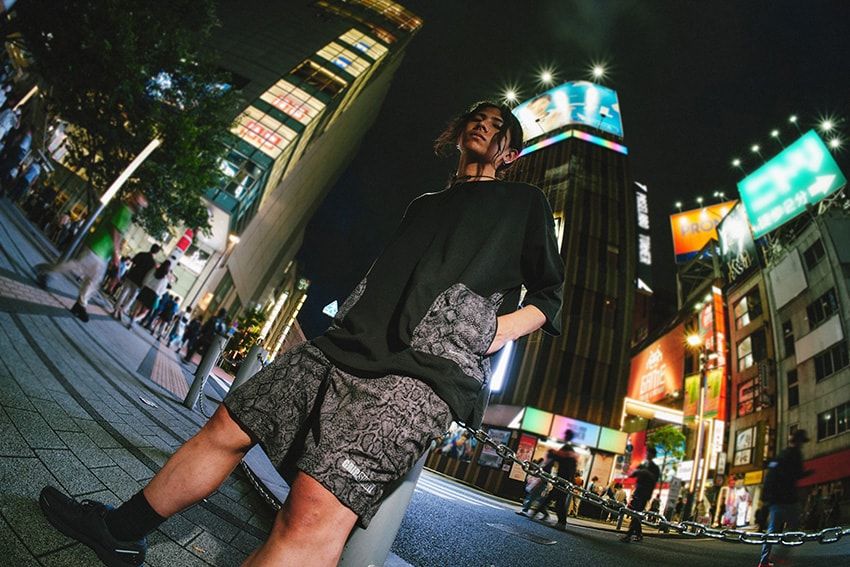 今夏の「アトモス×グリップスワニー」は、大胆なパイソン柄のTシャツ、ショーツ、ハットの3型 - 10枚目の画像