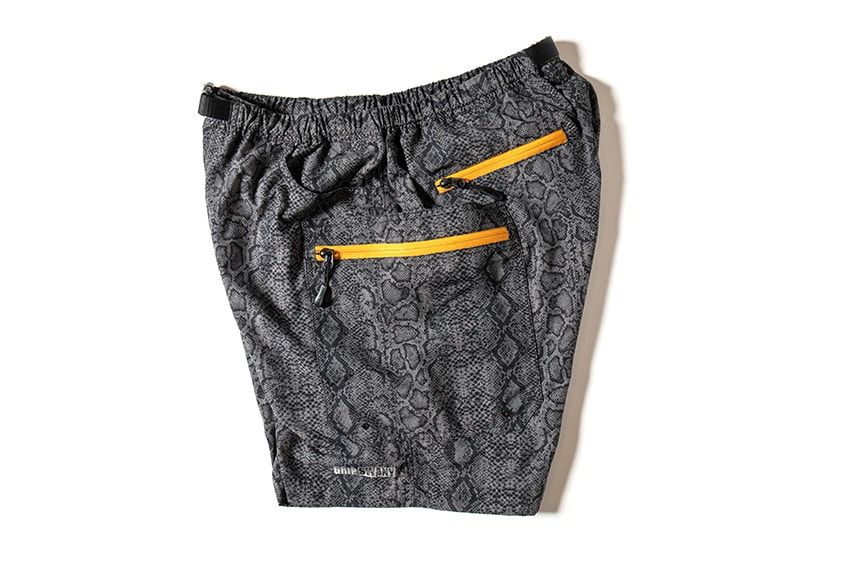 今夏の「アトモス×グリップスワニー」は、大胆なパイソン柄のTシャツ、ショーツ、ハットの3型 - 38枚目の画像