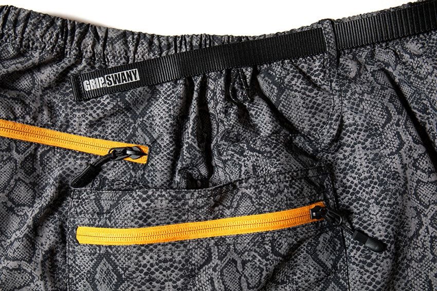 今夏の「アトモス×グリップスワニー」は、大胆なパイソン柄のTシャツ、ショーツ、ハットの3型 - 39枚目の画像