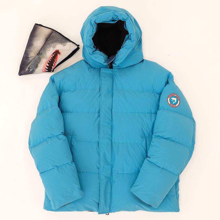 「ダブレット×ウィズム」世界的大ヒットの“あのサメ”がダウンに!? Tシャツにもギミックが！ - 2枚目の画像