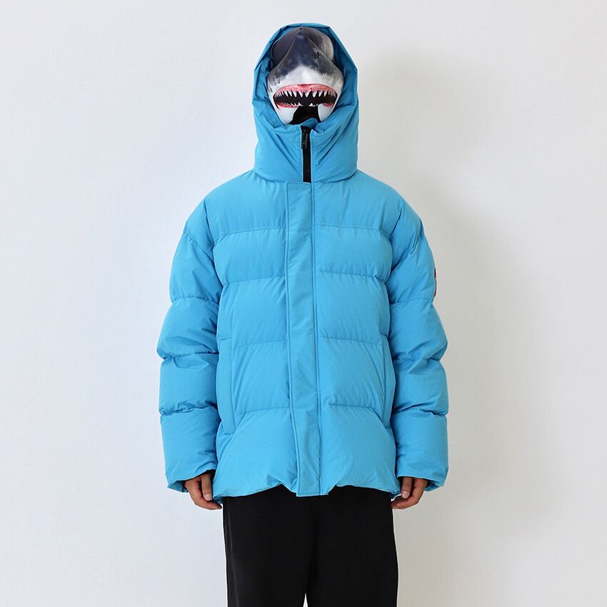 「ダブレット×ウィズム」世界的大ヒットの“あのサメ”がダウンに!? Tシャツにもギミックが！ - 9枚目の画像