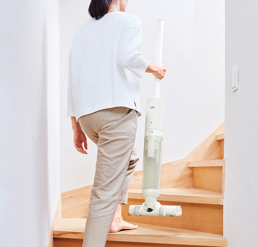 WYPE ワイプ 掃除機　ホコリを舞い上げない！1台3役の掃除機 ワンタッチで自動洗浄。拭き掃除も兼ねる掃除機「WYPE」が便利