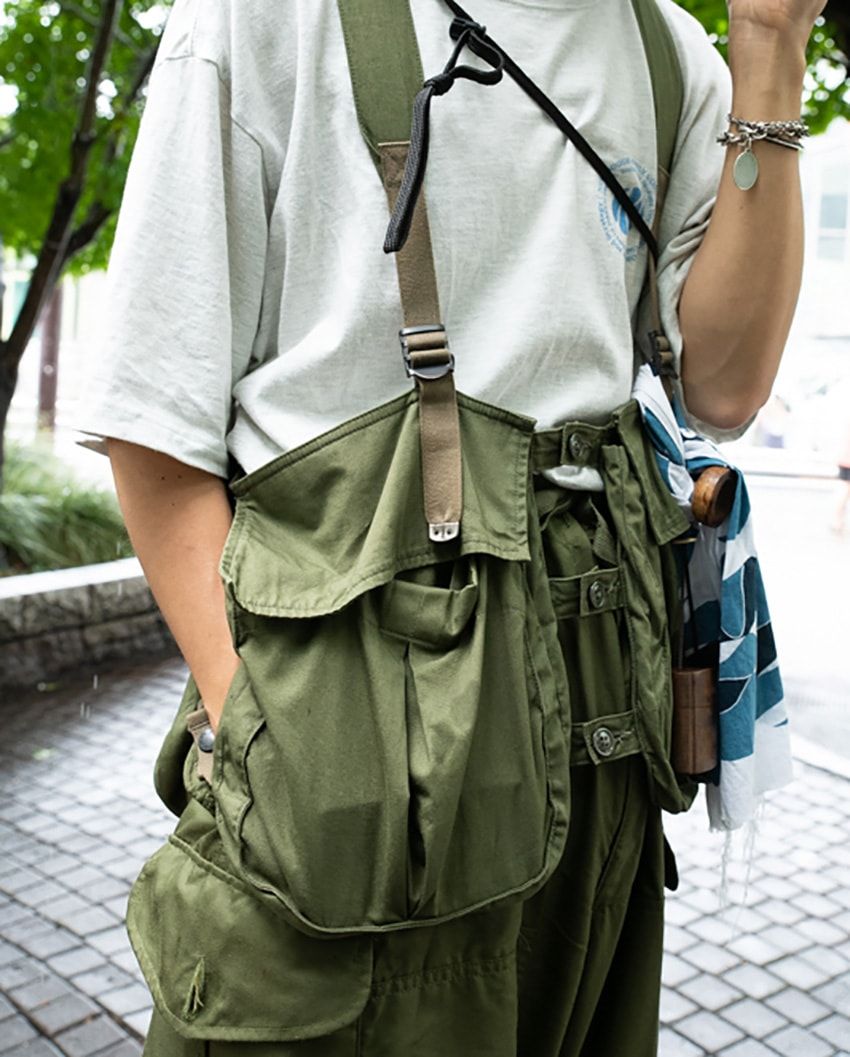 「夏フェスは軍パン&ベストが好都合です」気鋭クリエイターのミリタリースタイル - 2枚目の画像