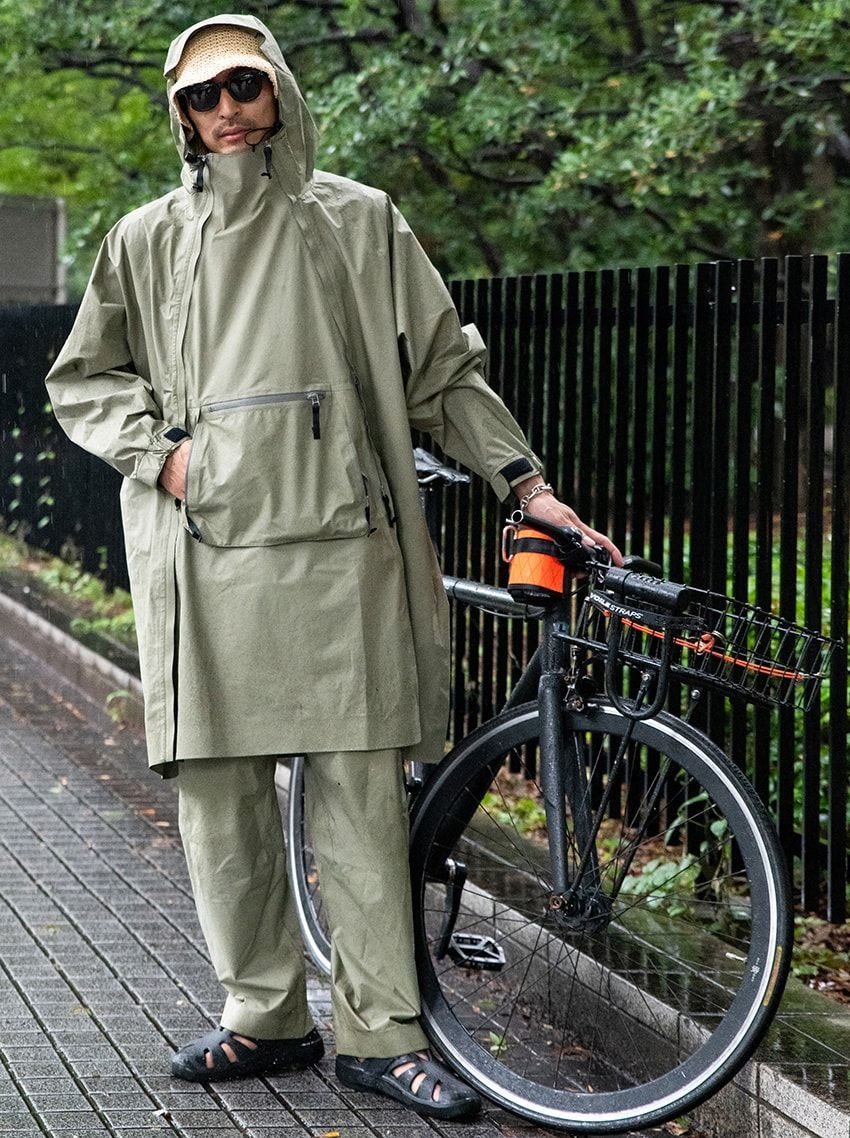 【フジロックの必需品】ファッション業界人がリアルに愛用する“雨対策アウター”6選 - 1枚目の画像