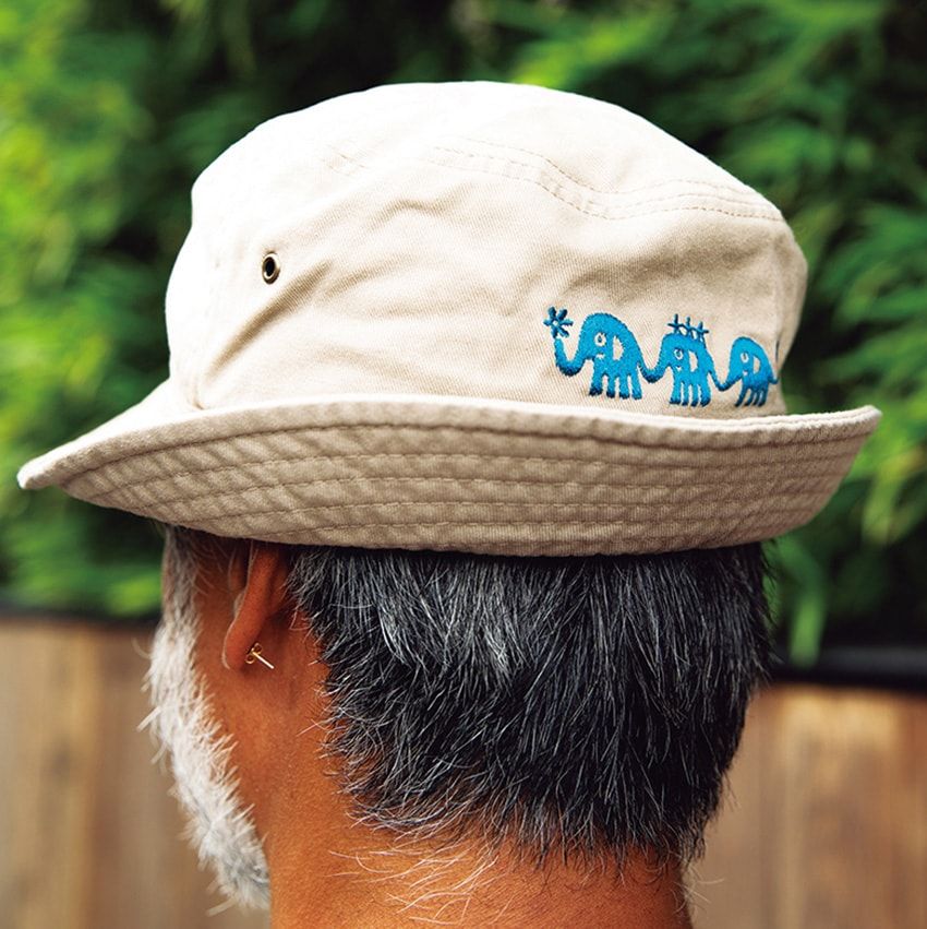 種市 暁さんの“着流しスーツ”は「ドレス感はそのままに小物で遊ぶ」、足元はサンダルで夏を満喫 - 3枚目の画像