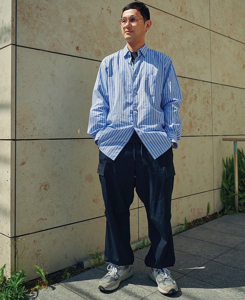 気分の“青シャツ”スタイルをイッキ見！ スナップした16人の着用ブランドもリストアップ - 3枚目の画像