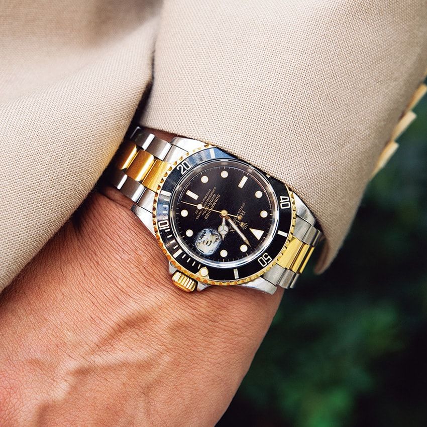 海外出張でも大活躍！ファイヤーワークス代表は“スイコックのサンダル”でスーツを着流す - 2枚目の画像