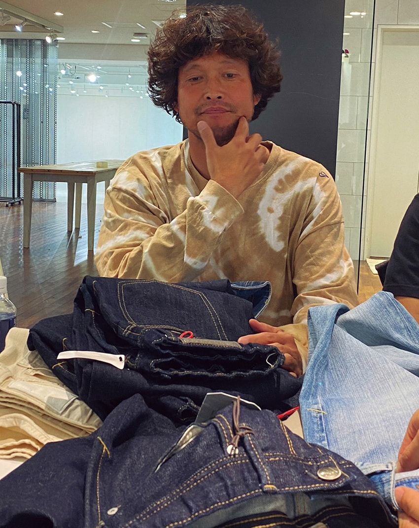 あの“マーシー×ヤヌーク”コラボデニム第2弾が決定!? 気になるデザインをチラ見せ - 2枚目の画像