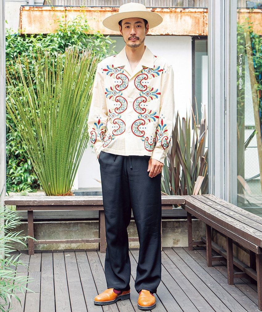 “エスニック”をさらっと取り入れたシャツコーデ。そろそろ長袖が気になってきたら - 3枚目の画像