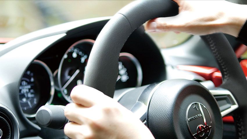 カローラが英国サルーンに！ 市販車がベースとは思えない自動車メーカー「ミツオカ」の現行4車種 - 16枚目の画像