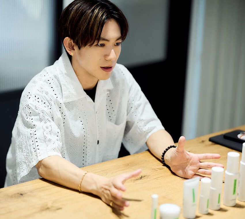 EXILE NAOTOさんに聞いたライフスタイルの必需品5選。ゴルフにジョジョ、サンダル⁉︎ - 8枚目の画像