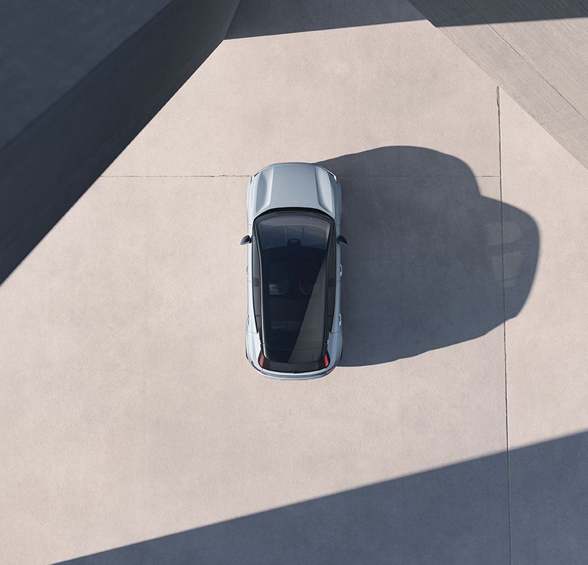 ボルボ史上最小SUVの電気自動車「EX30」。都心でありがたい“立駐”に入るサイズ感と安全性 - 9枚目の画像