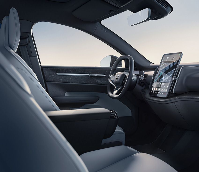 ボルボ史上最小SUVの電気自動車「EX30」。都心でありがたい“立駐”に入るサイズ感と安全性 - 24枚目の画像