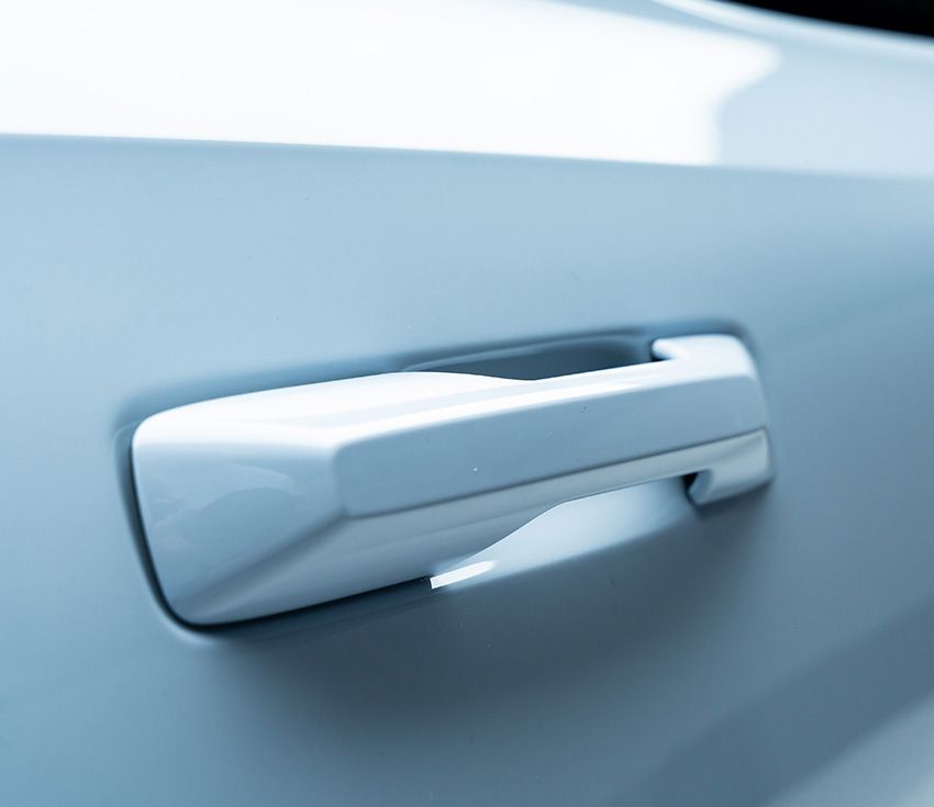 ボルボ史上最小SUVの電気自動車「EX30」。都心でありがたい“立駐”に入るサイズ感と安全性 - 28枚目の画像