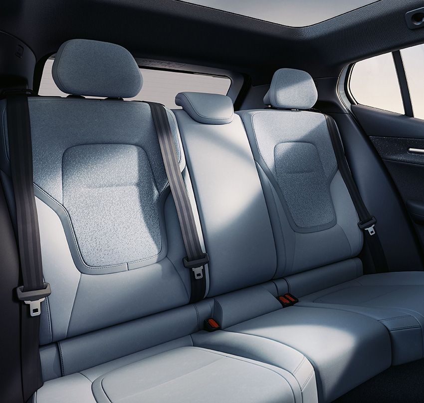 ボルボ史上最小SUVの電気自動車「EX30」。都心でありがたい“立駐”に入るサイズ感と安全性 - 29枚目の画像