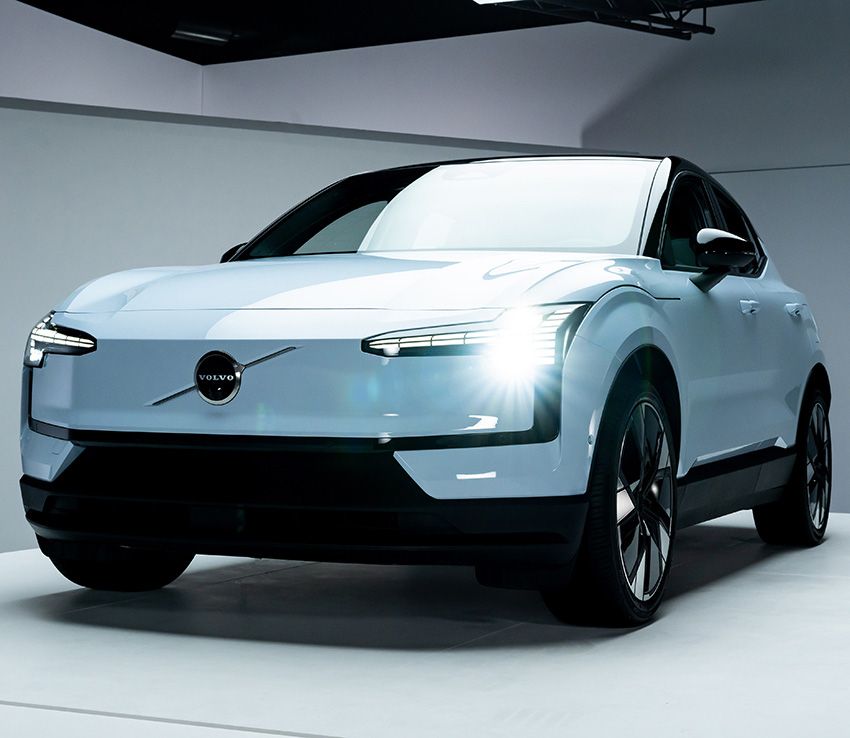 ボルボ史上最小SUVの電気自動車「EX30」。都心でありがたい“立駐”に入るサイズ感と安全性 - 36枚目の画像