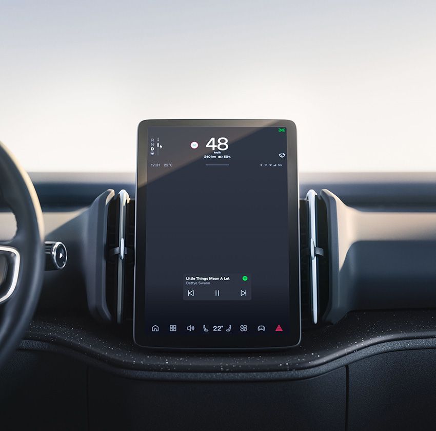 ボルボ史上最小SUVの電気自動車「EX30」。都心でありがたい“立駐”に入るサイズ感と安全性 - 40枚目の画像