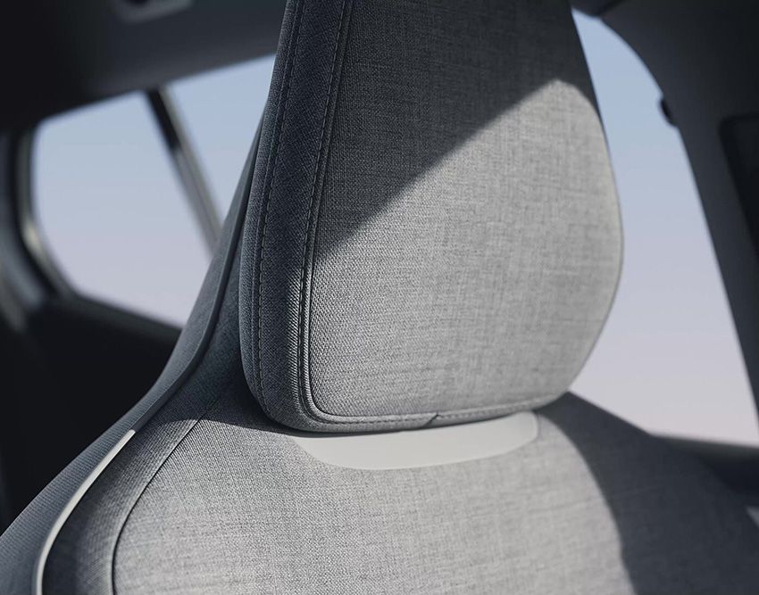 ボルボ史上最小SUVの電気自動車「EX30」。都心でありがたい“立駐”に入るサイズ感と安全性 - 42枚目の画像