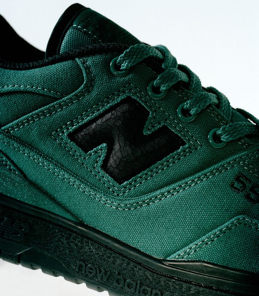 ヴィンテージ風のニューバランス「550」。最新コラボ作は“ひび割れしたNロゴ“がポイント！ - 1枚目の画像