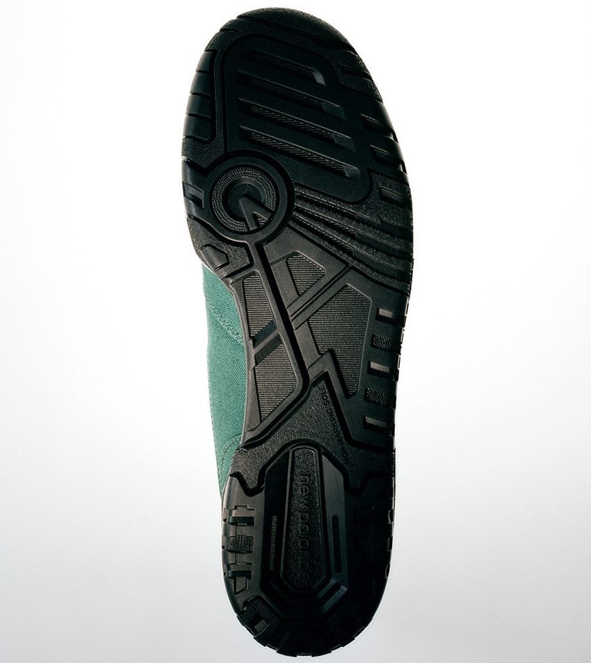 ヴィンテージ風のニューバランス「550」。最新コラボ作は“ひび割れしたNロゴ“がポイント！ - 24枚目の画像