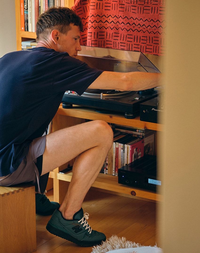 ヴィンテージ風のニューバランス「550」。最新コラボ作は“ひび割れしたNロゴ“がポイント！ - 29枚目の画像