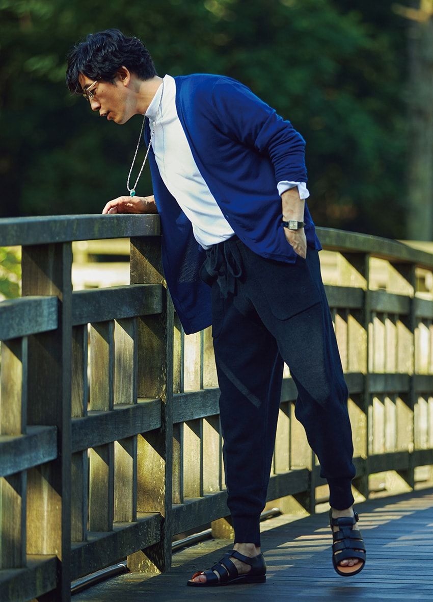 晩夏はサマーカジュアルに“天然素材のブルーカーデ”をプラス！季節をさらっとシフトせよ - 2枚目の画像