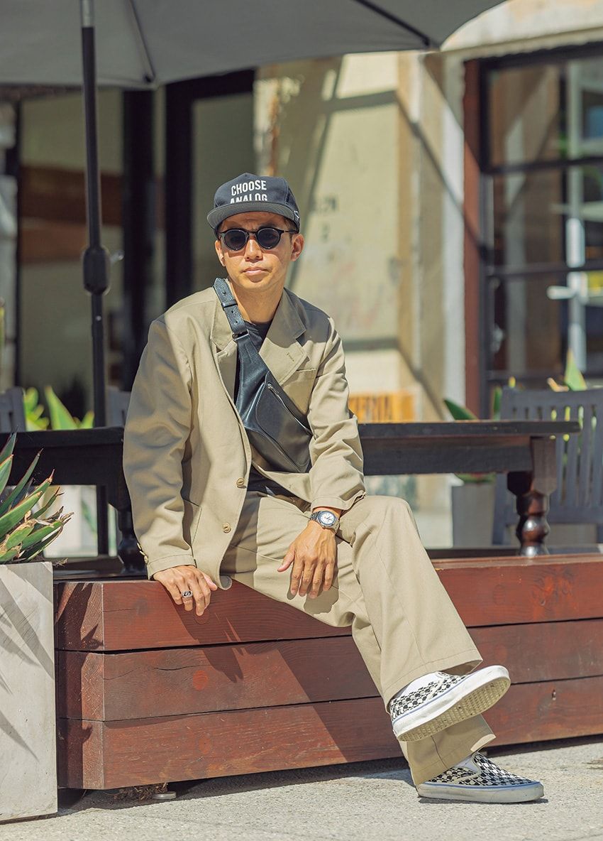 ピース綾部祐二さんをLAでパパラッチ！ ディッキーズを品良く着こなす現地トレンドに乗っていた - 1枚目の画像