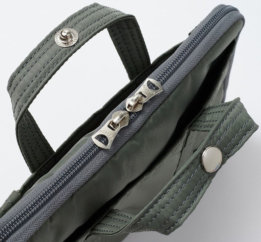 「ほぼ日手帳 × ポーター」必需品も持ち運べるバッグ型の手帳ケースが数量限定で登場！ - 8枚目の画像