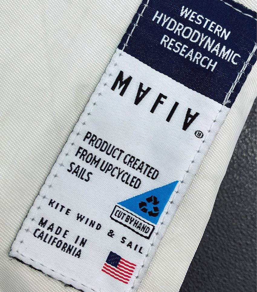 MADE IN CALIFORNIAと入ったタグは「WHR」のもの。ヨットの帆で作ったサステナブルなバッグ - 1枚目の画像