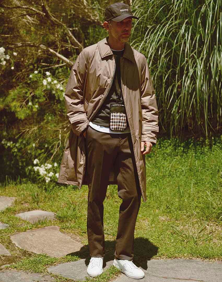 「ナンガ」のダウン仕様のアクアスキュータムの名作コート。表地には”オーロラテックス“を採用 - 1枚目の画像