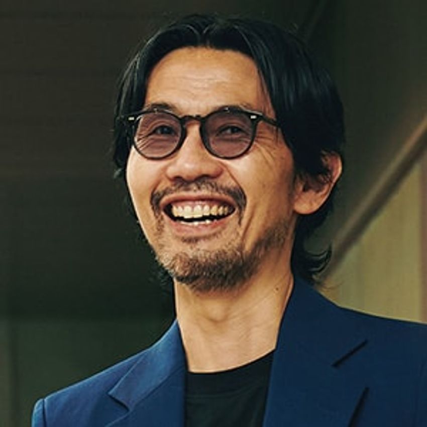 どこでも馴染む万能カラー！スタイリスト荒木の“とにかく気分が落ち着く”黒い私物 - 2枚目の画像