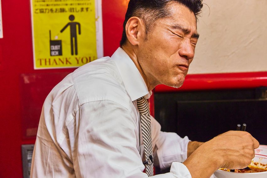 平山祐介、50代での蒙古タンメン中本デビュー！“激辛”「北極」を完食できるか体当たり検証 - 6枚目の画像