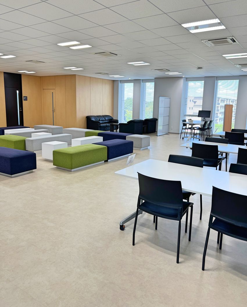 紳士服の「AOKI」で働く看板娘が、兄の入学式スーツを見立てたら数年後に弟にも指名されていた - 2枚目の画像