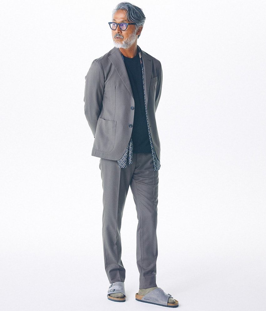 実践スタイル3例で解説！スーツの“ハズし”はスニーカーだけでなくサンダルもアリ。その際の注意点とは - 4枚目の画像