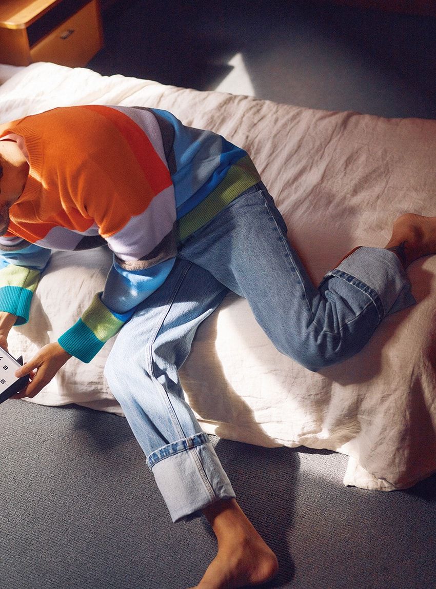 ヴィトン、ロエベ、ボッテガ。センスと気分を上げる“匿名”デニムスタイル3例 - 2枚目の画像