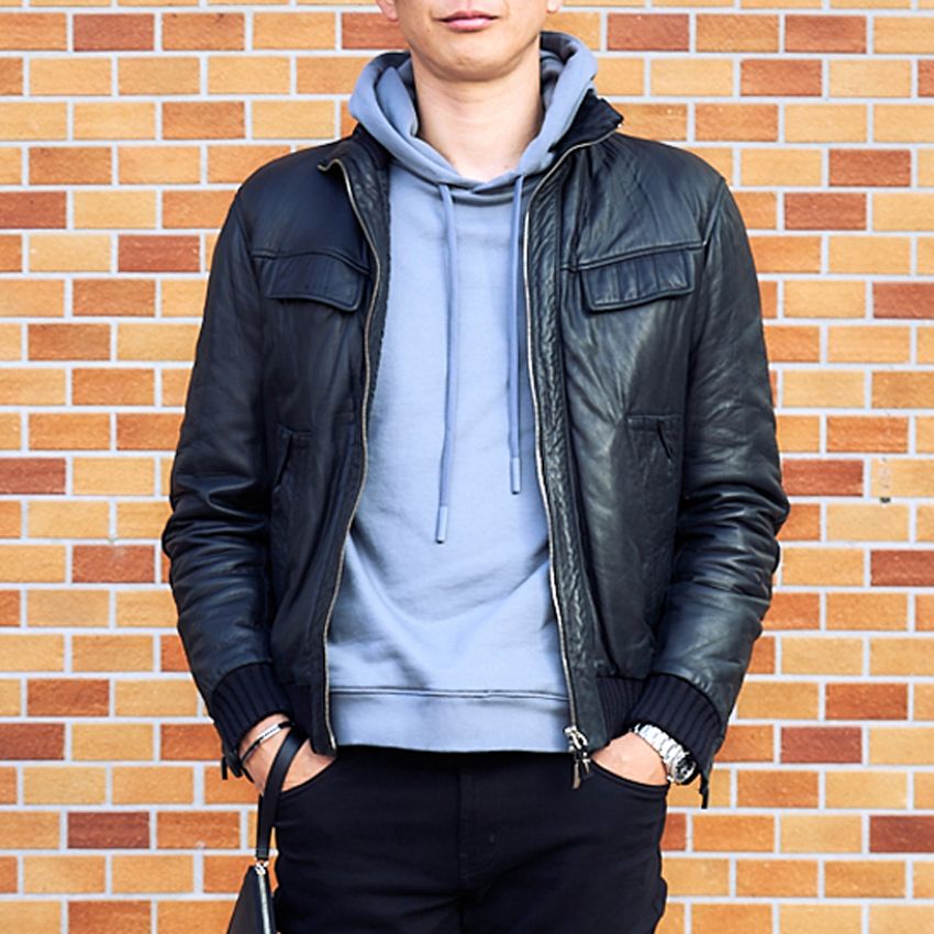 20代、30代、40代のスウェットパーカ。大人っぽく見えるコーデ術と人気ブランドをスナップで - 9枚目の画像