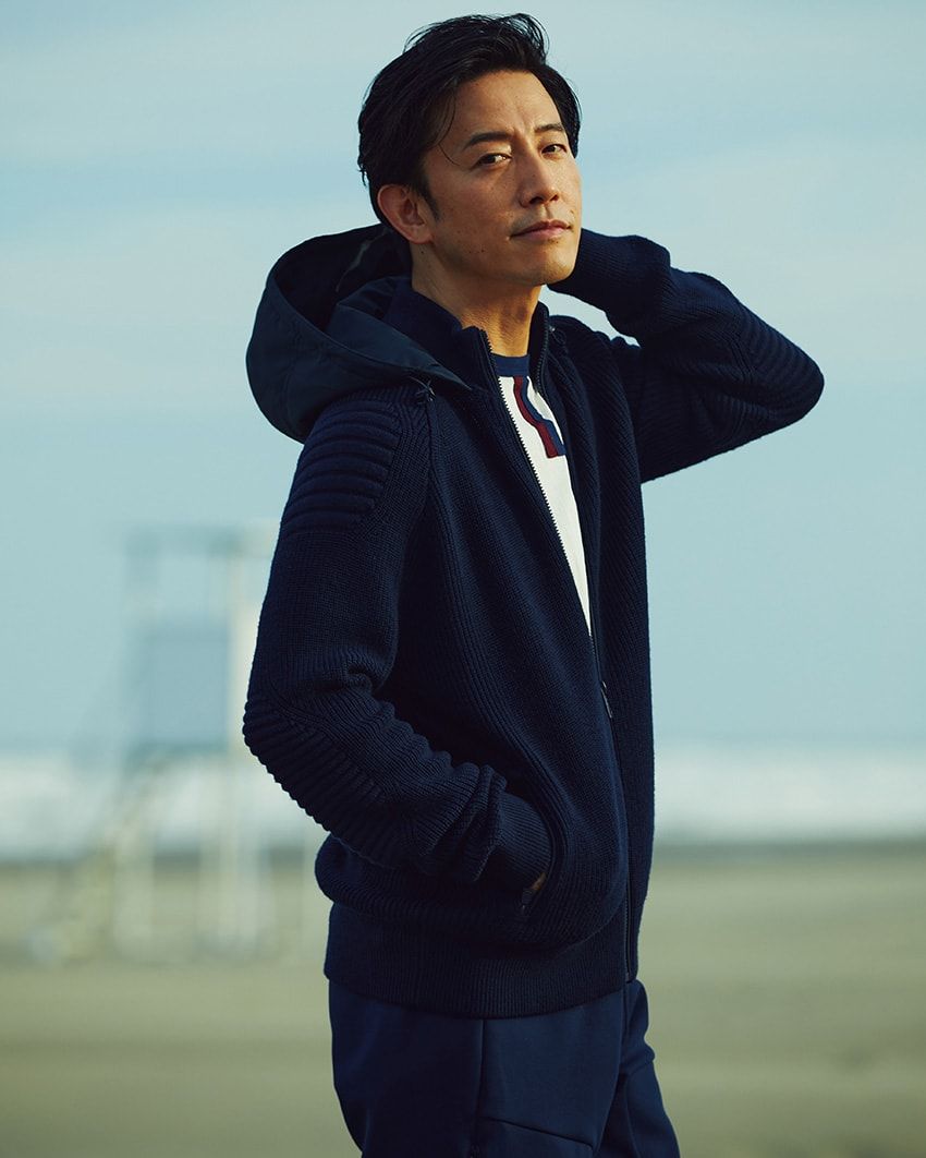 素材、デザイン、色のトーン……多彩な青に挑戦できる“ブルーパーカ”7選 - 5枚目の画像