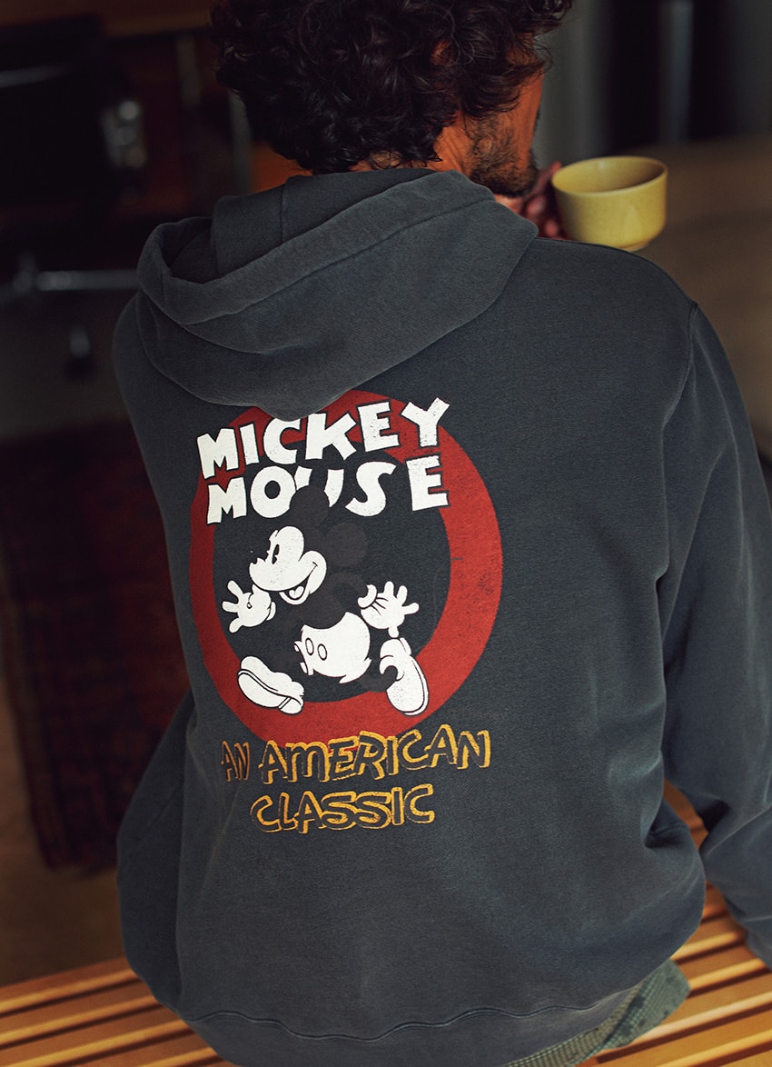 世界でいちばんピースな背中!? アヴィレックスのディズニー