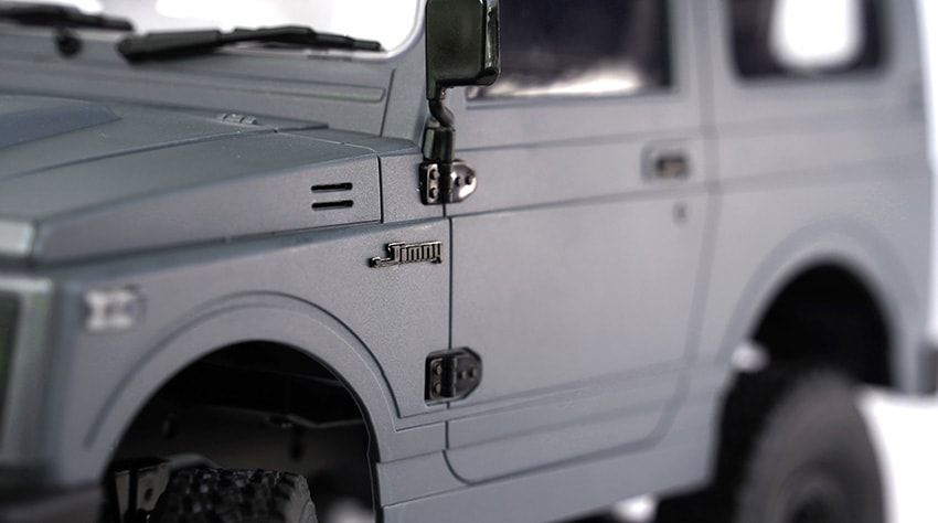 ジムニーを“操縦”する楽しさを今すぐ、誰でも！ 人気ブランドのステッカー付きでカスタムも可能だ - 14枚目の画像